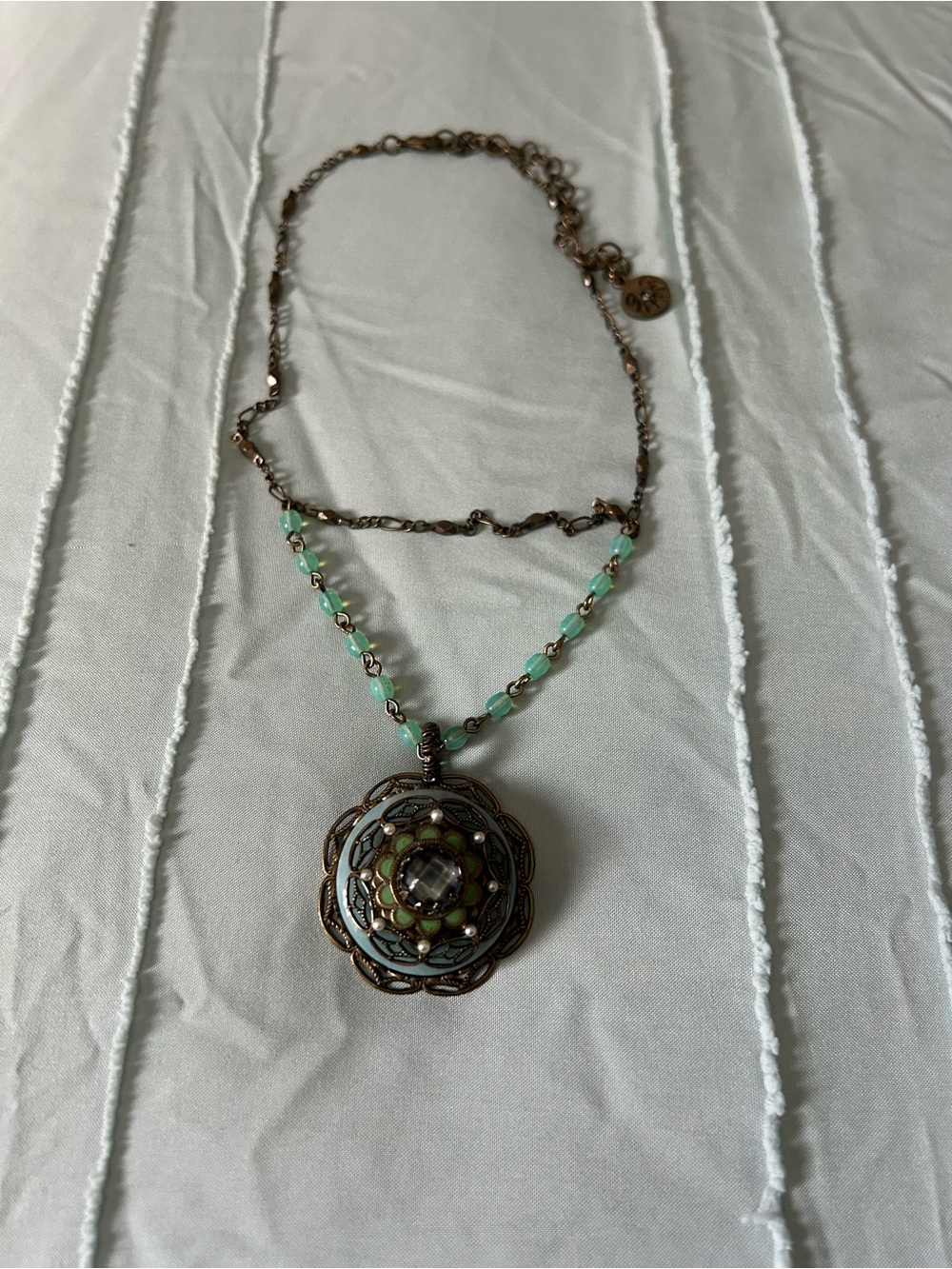 Vintage-Inspired Green Bead Pendant Necklace